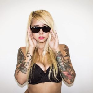 Nu comme un verre Coralie - rencontre-Trans-Poitiers